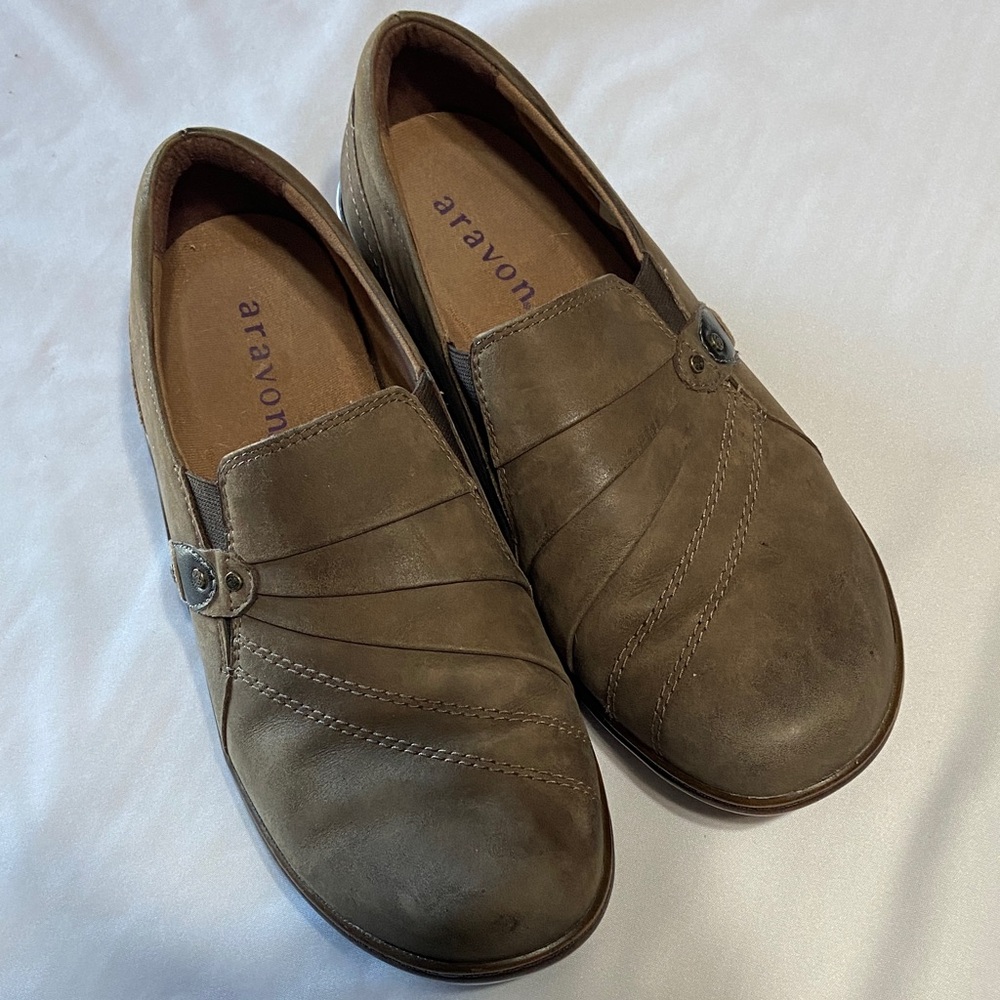 Aravon by New Balance Danielle Slip On Stone Brown Leather Shoes Women's 9.5